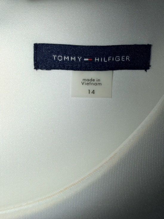 Tommy Hilfiger Elegant Colorblock Sheath Dress – Modern Black & White Design - Picture 11 of 12